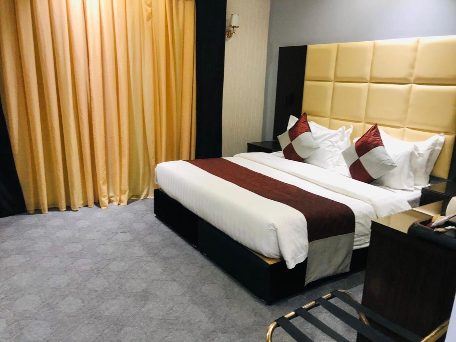 M Platinum Hotel Медина Экстерьер фото